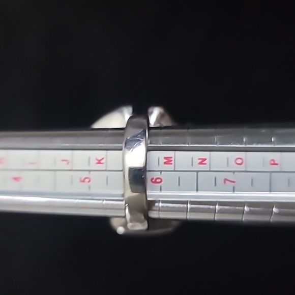 Large Gaudi FlowerCocktail Ring - Picture 7 of 7